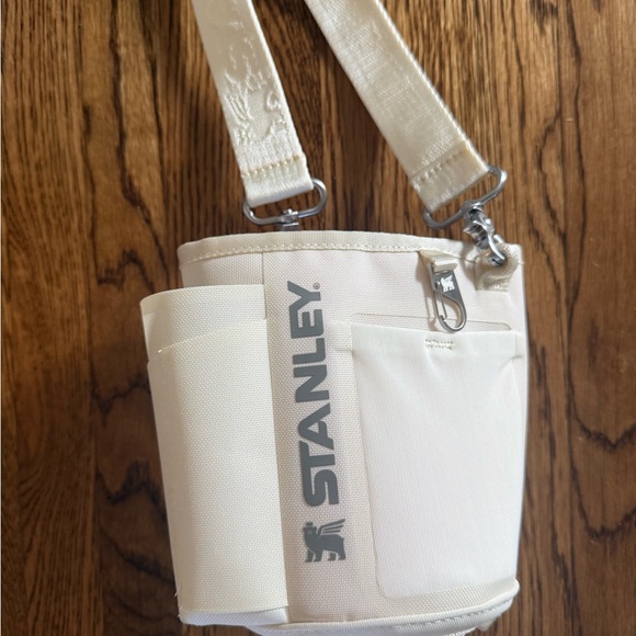 Stanley The All Day 40 OZ Quencher Carry-All - Picture 3 of 4